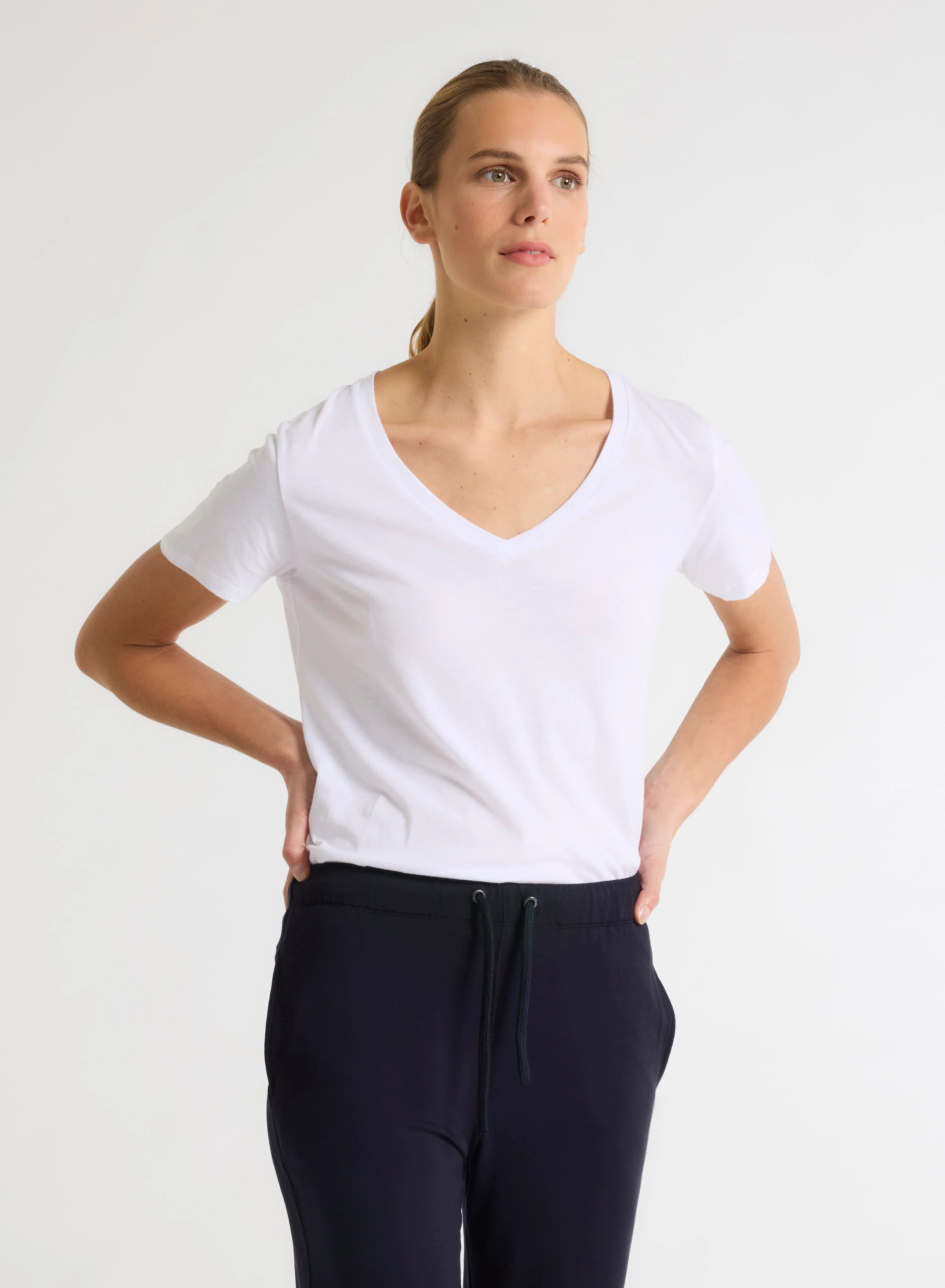 T-shirt Blanc Patty col V manches courtes en Coton - Image 3