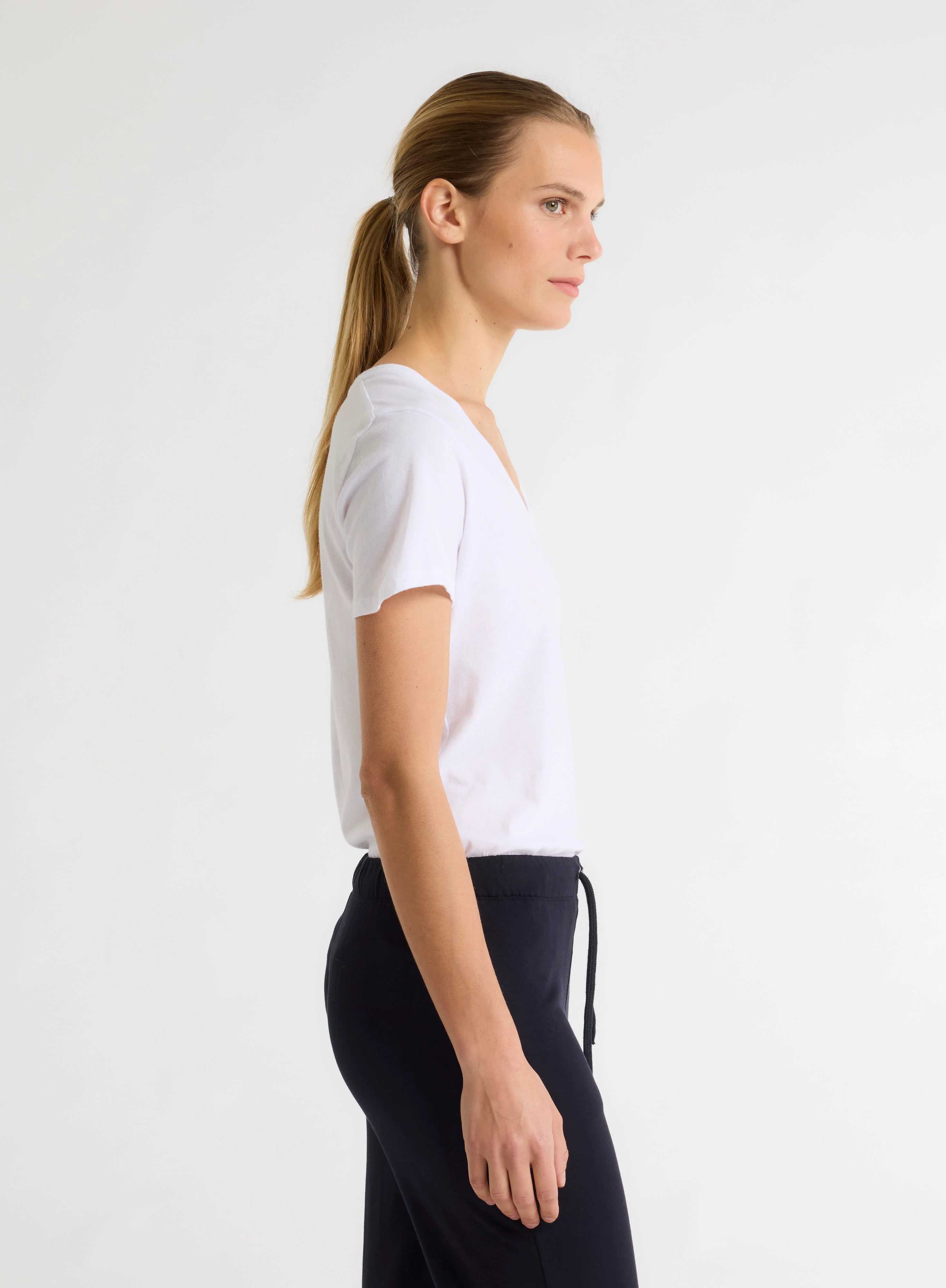 T-shirt Blanc Patty col V manches courtes en Coton - Image 4