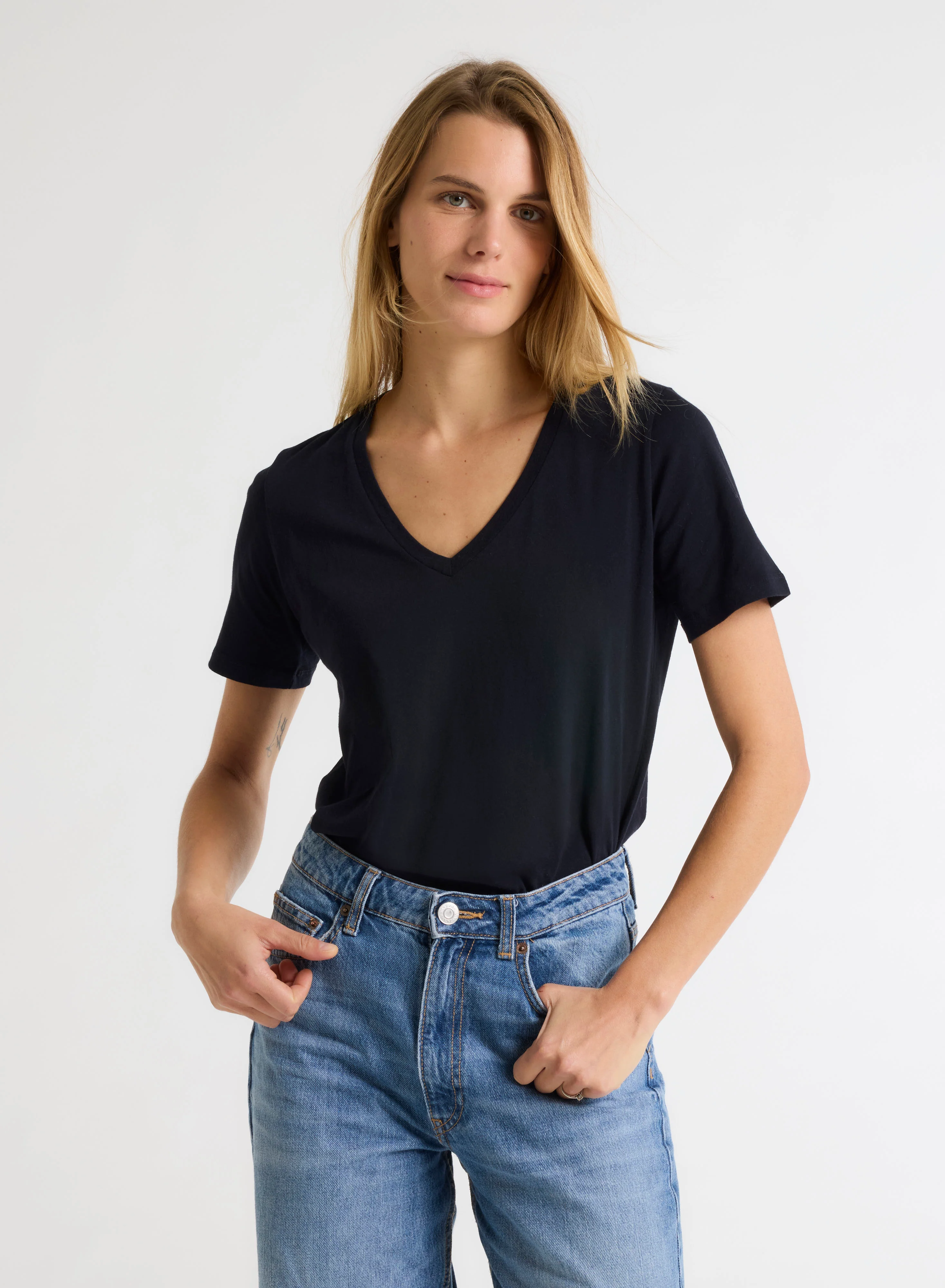 T-shirt Marine Patty col V manches courtes en Coton - Image 4