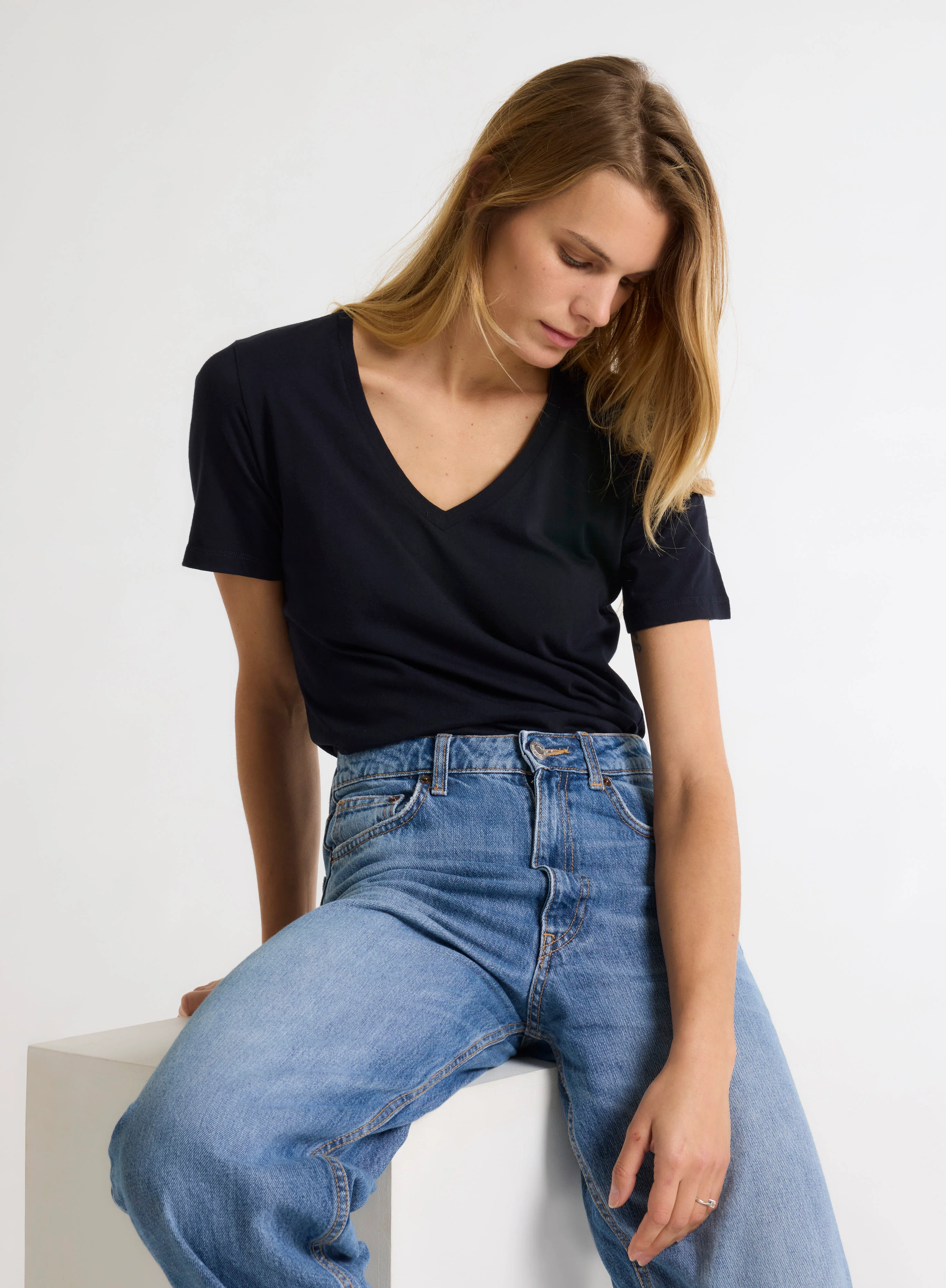 T-shirt Marine Patty col V manches courtes en Coton - Image 7