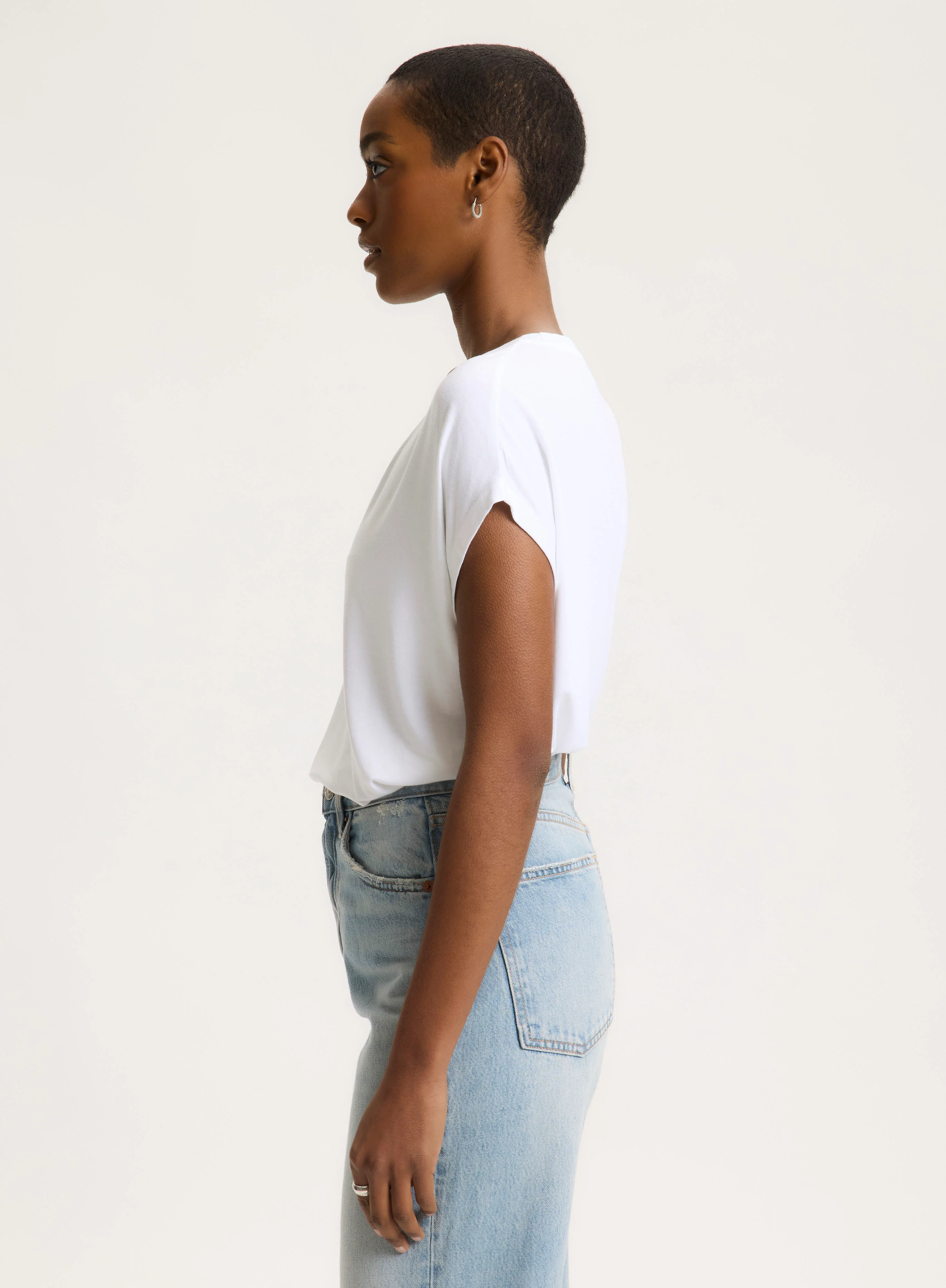 T-shirt Blanc Manches Courtes Col V en Viscose / Élasthanne - Image 4